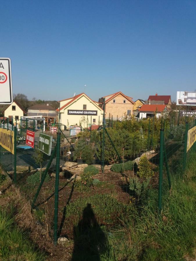 Garden apartments Znojmo Buitenkant foto