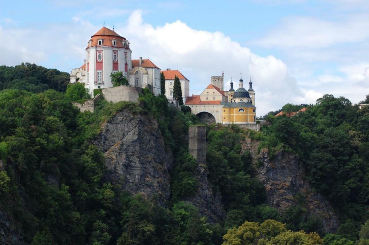 Garden apartments Znojmo Buitenkant foto