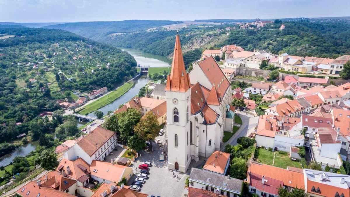 Garden apartments Znojmo Buitenkant foto